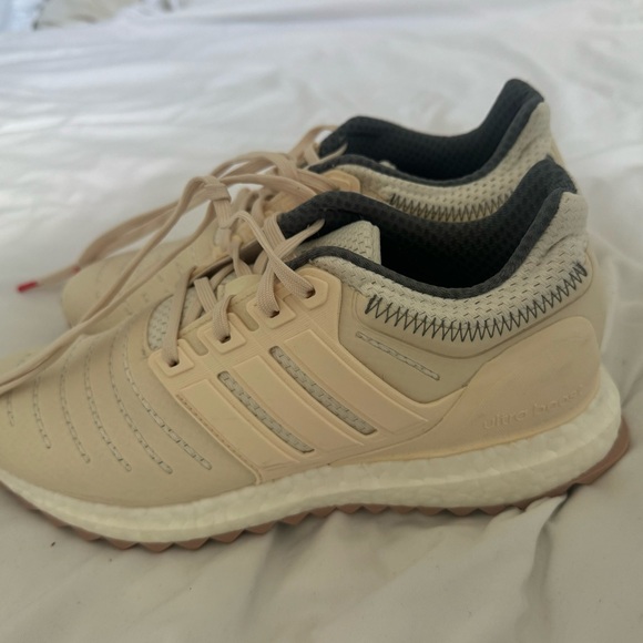 Adidas ultraboosts baby pink brand new condition - Picture 3 of 5